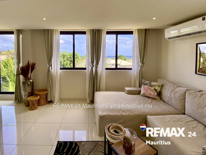 Panoramic Views Penthouse with Rooftop Terrace