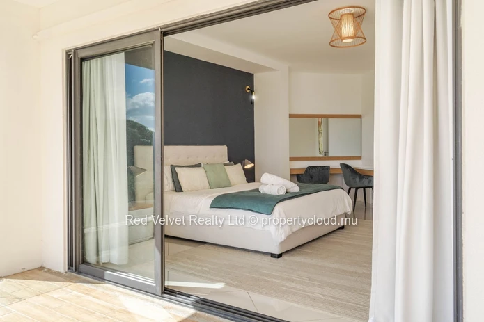 Beachfront Penthouse with Sea View – 3 Bedrooms – Flic en Flac