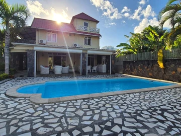 5 Bedroom Villa