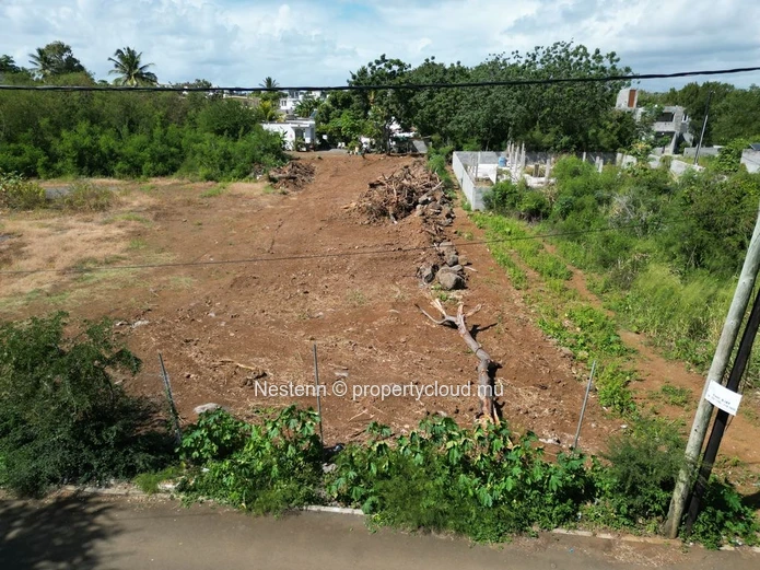 Terrain de 847m2