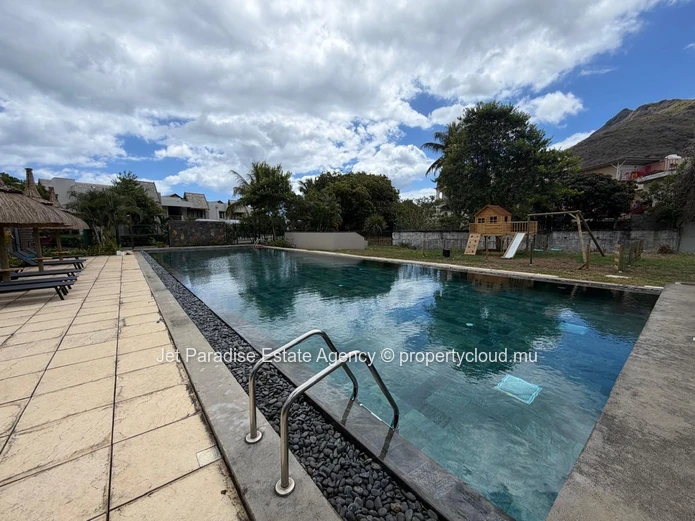  Modern 3-Bedroom Apartment with Sea View – Secured Complex