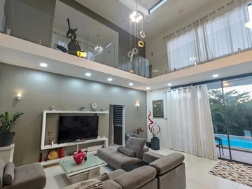 4 Bedroom Villa