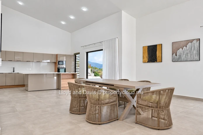 Villa avec vue panoramique sur le lagon et Le Morne à Rivière Noire