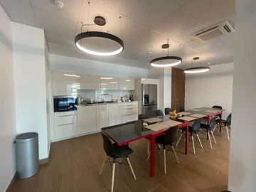 Bureau de 6 Chambres