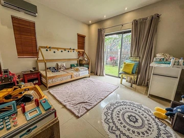 5 Bedroom Villa