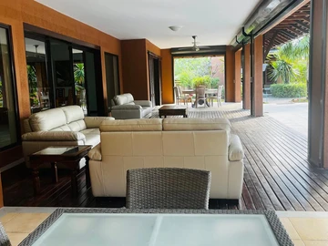 4 Bedroom Villa