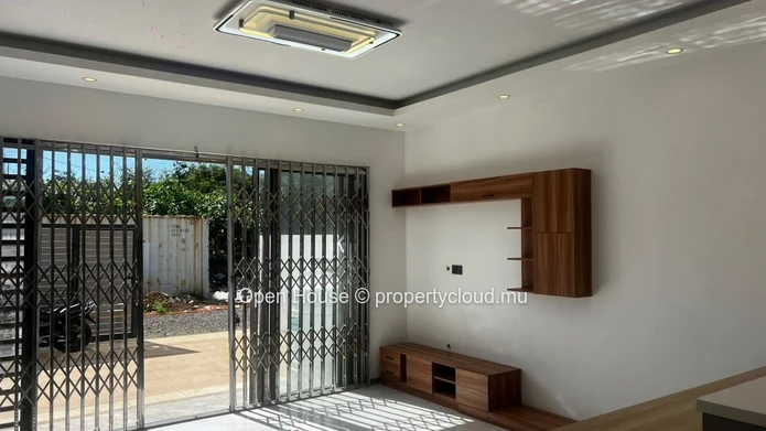 Villa à vendre à Grand Baie avec jardin privatif