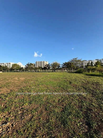 Terrain plat 1 770 m² à Sodnac — proche écoles & commerces
