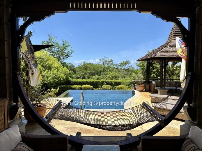 Vivre dans la Villa Valriche - entourée par la nature.
