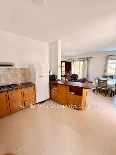 Spacious 4-Bedroom Apartment with Sea Views – Flic en Flac