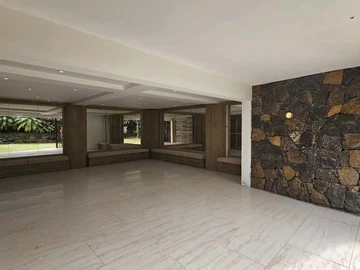Maison de 8 Chambres