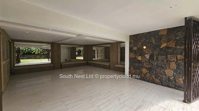 Villa of 8 bedroom at prestigious Golf Estate 