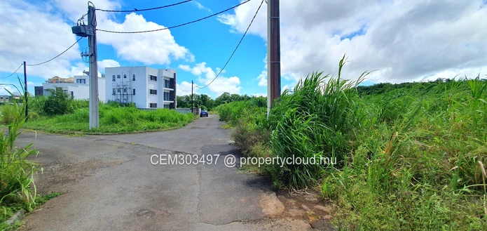 Terrain commercial et résidentiel 56.15 perches à vendre – Sodnac, zone high-rise