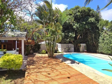 Unfurnished charming family house of 250 m² on a plot of land of 189 toises ideally located in a quiet and highly res...