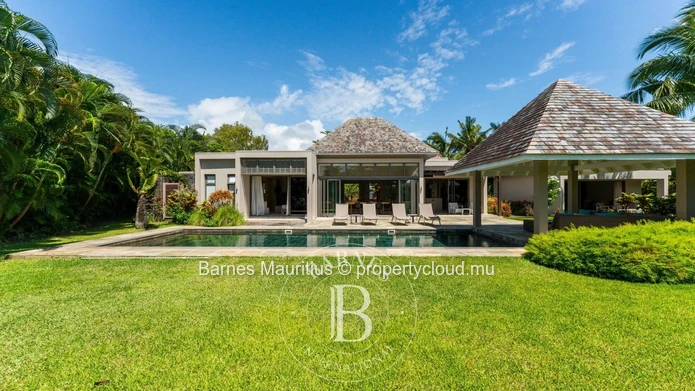 ANAHITA GOLF RESORT – Villa d’exception de 4 chambres avec piscine et vue sur le parc