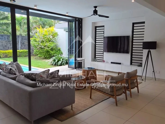 Refined Tropical Living in One of Pereybere's Most Exclusive Addresses