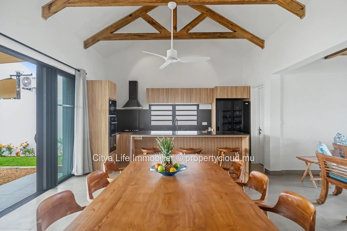 Maison 3 chambres avec piscine à vendre à Mont Mascal (180 m²)