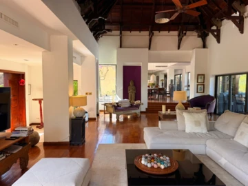 7 Bedroom House