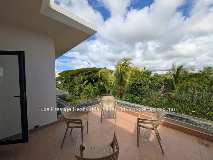 Townhouse Rénové et Meublé 4 Chambres à Azuri Village | Terrasses Rooftop