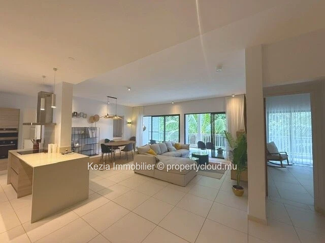 Élégant Appartement Avec Grand Balcon