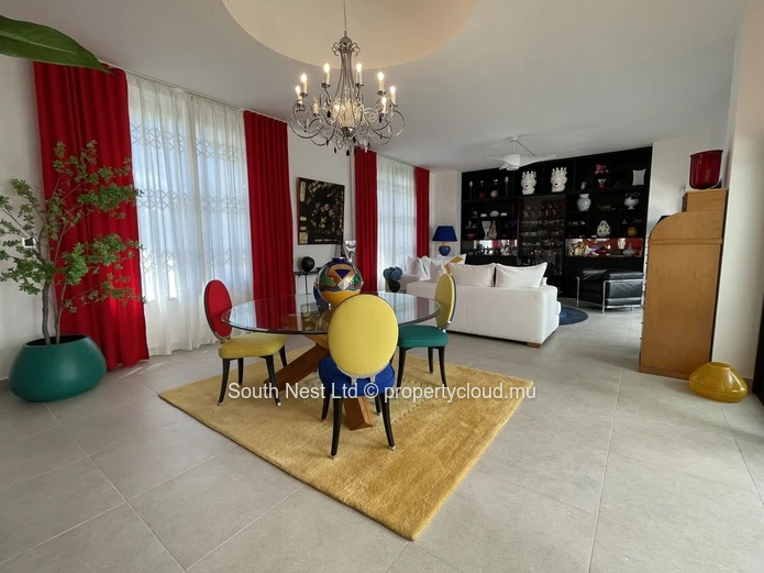 Villa Signature avec Piscine Centrale, Rooftop Aménagé & Annexe Indépendante