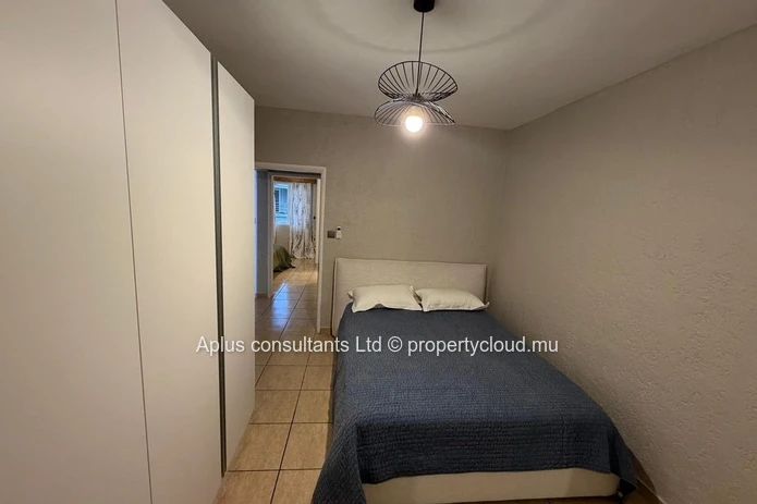 Stylish 2-Bed Apartment in Flic en Flac with Pool View