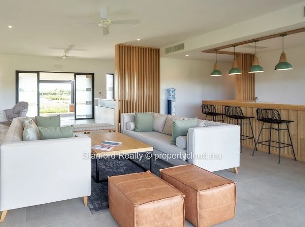 Stunning Beachfront 3 bedroom Apartment for Rent in St Antoine