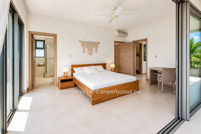 Penthouse IRS vue golf à Mont Choisy – 3 chambres en suite | Dernier étage | Île Maurice