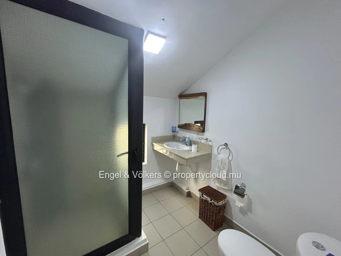 Luxury 3-Bedroom Sea View Penthouse for Rent – Flic en Flac