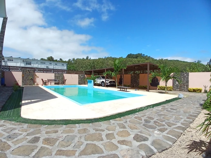 Maison de 3 chambres entièrement meublé en vente Grande Rosalie Mapou 