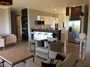 5 Bedroom Apartment