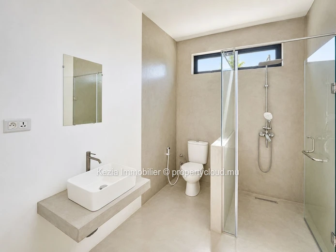 New Contemporary Villa With Swimming Pool