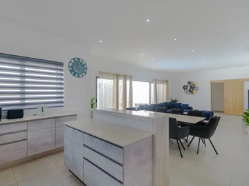 5 Bedroom Villa