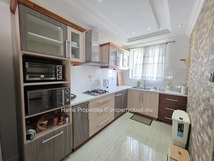 Apartment for Rent in Pereybere just opposite the beach
