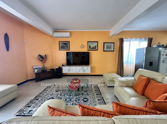 Spacieuse Villa Familiale Proche Mer Au Cœur De Flic En Flac – Ile Maurice