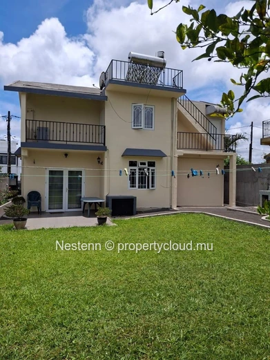 Traditional single-storey villa in La Marie with 3 bedrooms 2 bathrooms separate kitchen TV room garage and fenced ga...