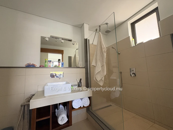 FOR RENT - Elegant Marina Apartment in Black River