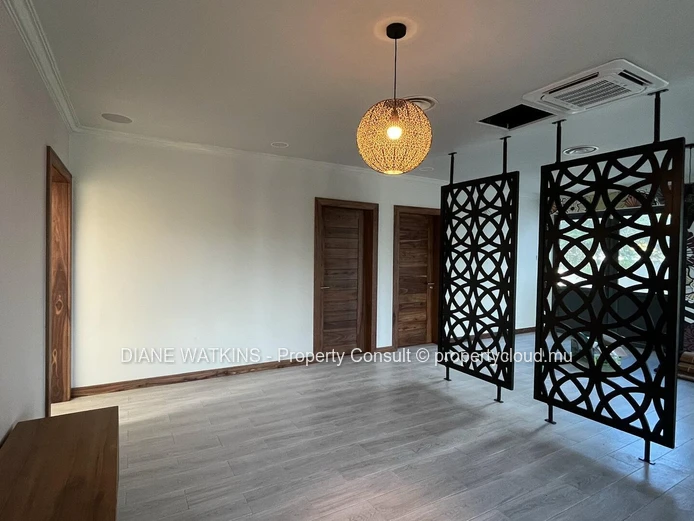 À Louer - Maison Moderne de 3 Chambres Proche de la Plage à Blue Bay