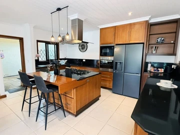 4 Bedroom Villa