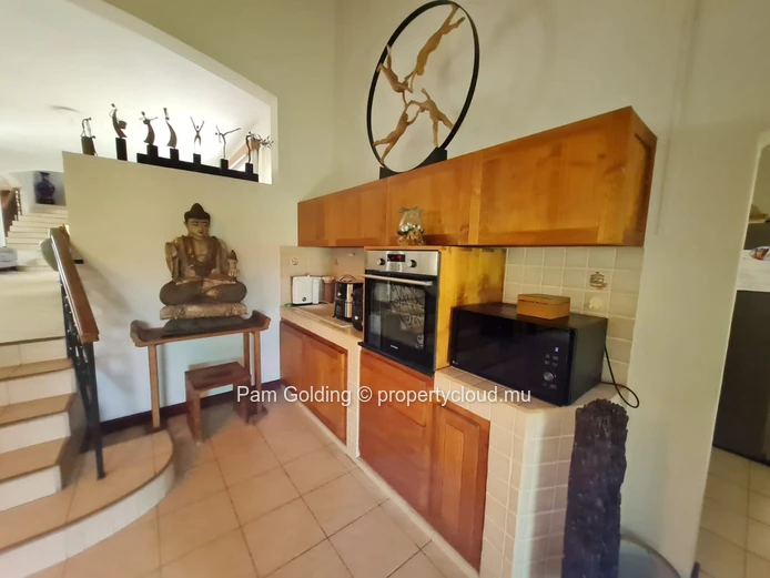 Charmante maison de 3 chambres à coucher avec de l'espace pour la personnaliser - Tamarin