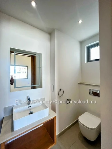 Appartement moderne de 2 chambres avec salles de bain attenantes & prestations haut de gamme – Rs 65,000