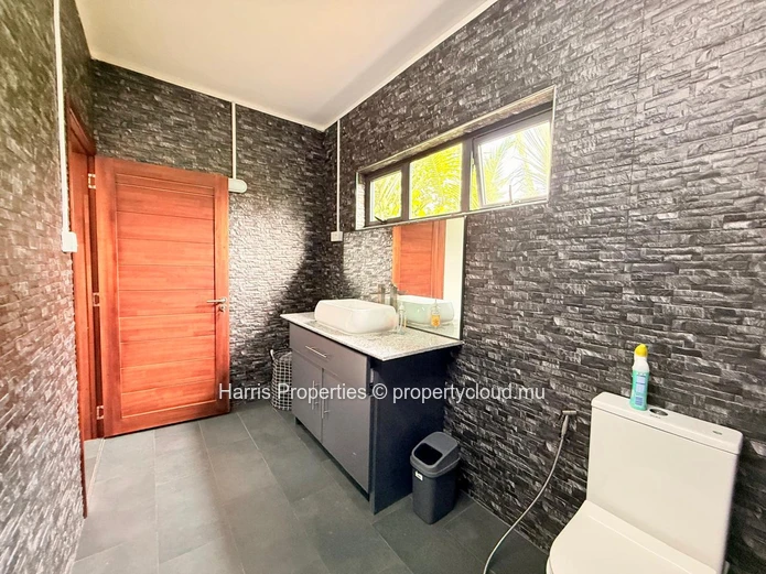 First-Floor Apartment for Rent – Amaury, Rivière du Rempart 