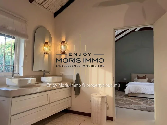 Modern Villa with Swimming Pool – For rent in Calodyne