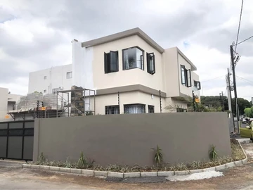 4 Bedroom Townhouse, Duplex