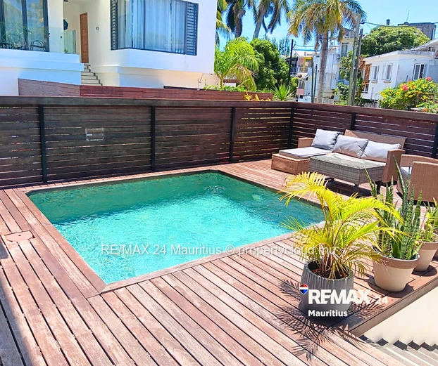 Walk to the softest sandy public beach, Winners super market, bus stops and amenities!