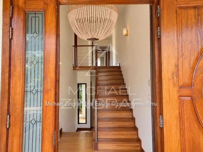 Waterfront Villa in Pointe Aux canonniers