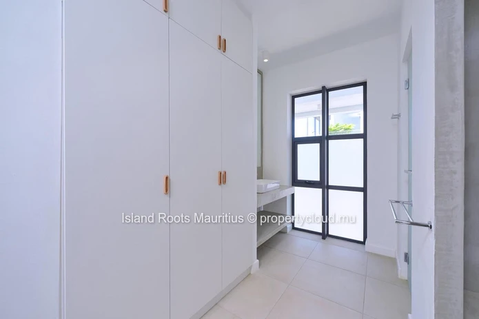 Beautiful Duplex for Sale - Pointes aux Canonniers!