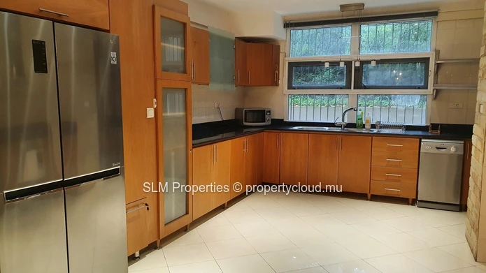 Floréal - Appartement en rez-de-chaussée de 185 m²