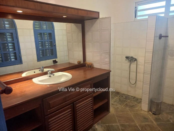 Péreybère - Spacieuse maison de 3 chambres en-suite