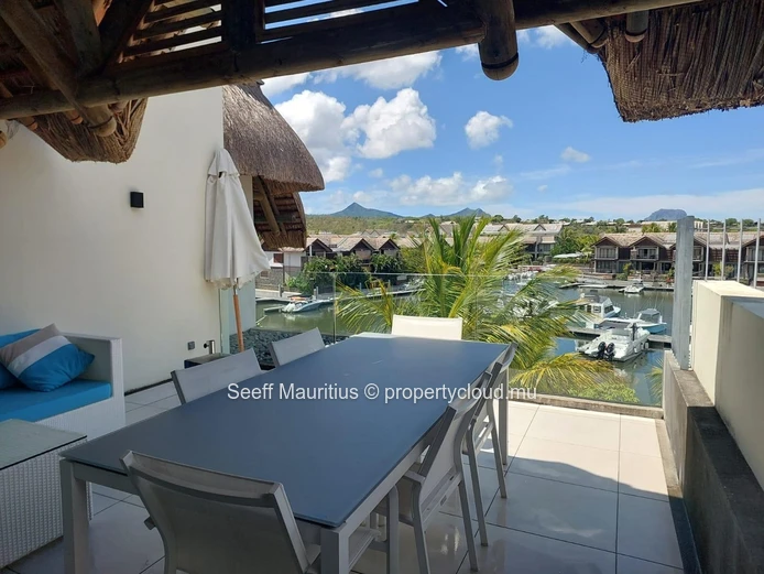 Penthouse de luxe au bord de l'eau
